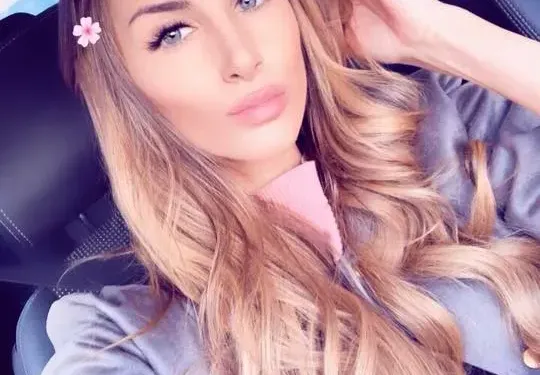 „Мис България“ 2017 се комплексира, крие нос на снимки (Вижте)