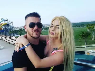 Мис Джуки издържа мъжа си