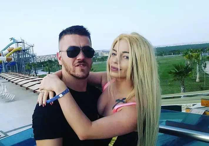 Мис Джуки издържа мъжа си