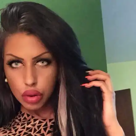 Мис Силикон 2016 номинирана за Най-гореща звезда