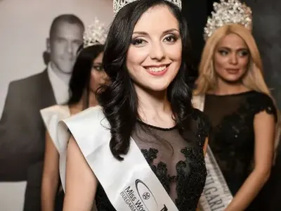 Мис София обира банки