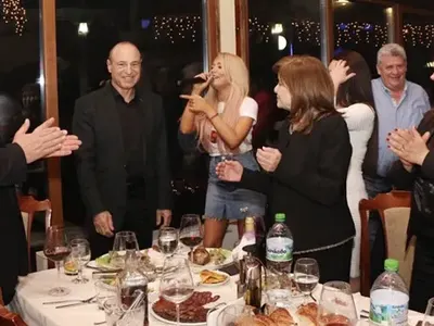 Митко Пайнера отбеляза 65-ия си юбилей с пищен банкет! Празнува с рок (СНИМКИ)