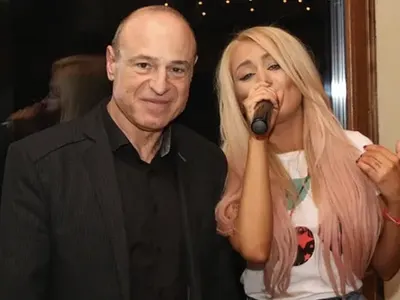 Митко Пайнера отбеляза 65-ия си юбилей с пищен банкет! Празнува с рок (СНИМКИ)