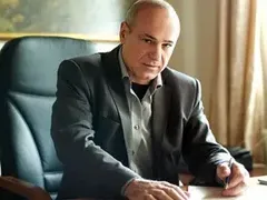 Митко Пайнера продава екскурзии (Хвана и певиците да му помагат)