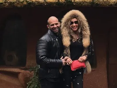 Недик заряза Вулева заради знойна блондинка (+ Фото на новата му в галерията)