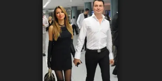 Ники Пилето глези дъщеря си! Шефът на „Неро” носи на ръце и жена си