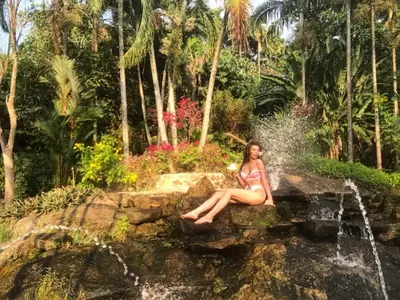 ОПС! Зърната на Мегз лъснаха в Тайланд