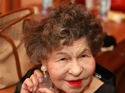 Племенник искал да убие Стоянка Мутафова! Тя го изпрати в пловдивска лудница