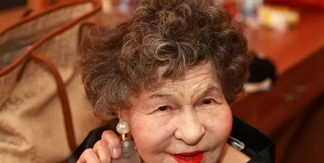 Племенник искал да убие Стоянка Мутафова! Тя го изпрати в пловдивска лудница