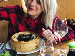 Поли Генова с нова философия за здраве и красота: източна диета и положително мислене