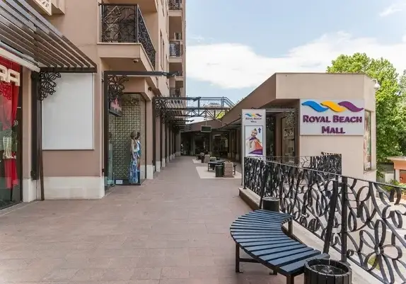 Роял Бийч Мол е горещата модна дестинация на лято 2018