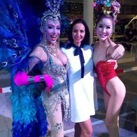 Същества от третия пол налазиха Гуркова на Пукет