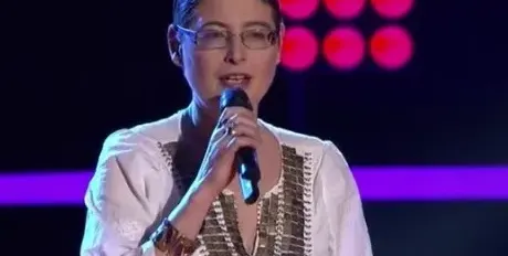 Теодора от „Гласът” лежала на „Четвърти километър” без да е изкукала! Митко Цонев тикнал насила сестра си в лудница