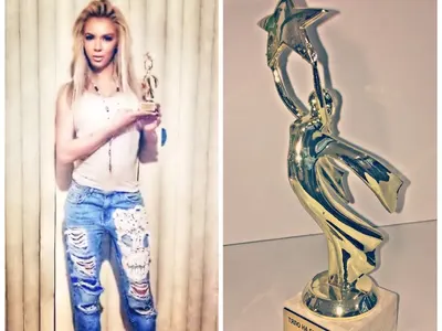 Тя е “Жената-тяло”! Вижте с какво отличие се похвали Стела Тейлър (снимки)