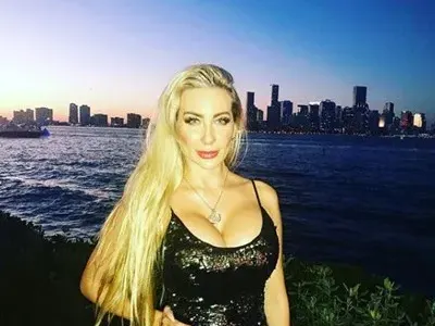 Тоца се похвали с колекция от палаво бельо (Снимки)