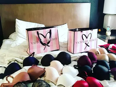 Тоца се похвали с колекция от палаво бельо (Снимки)