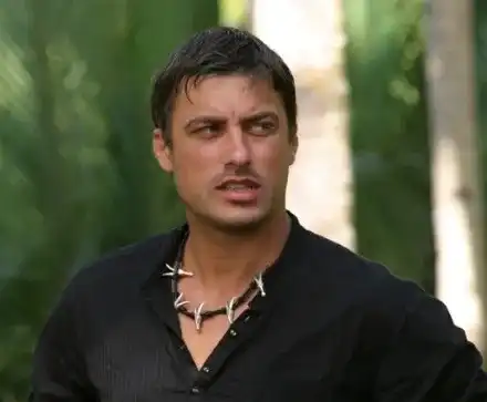 Владо Карамазов тика в затвора свои колеги