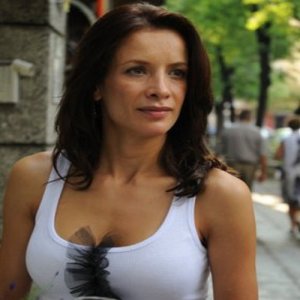 Яна Маринова: Мама си отиде от алкохол и хапчета!