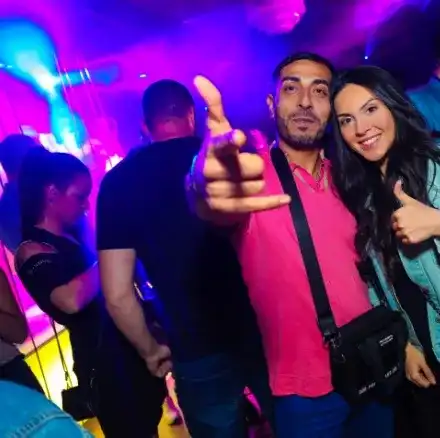 Айсел, която ще открие полуфинала на Евровизия, фенка на 100 Кила