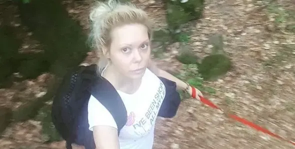 Албена Вулева продава бижута против уроки! Изработва аксесоари и рисува картини, които търгува за скромни суми в интернет