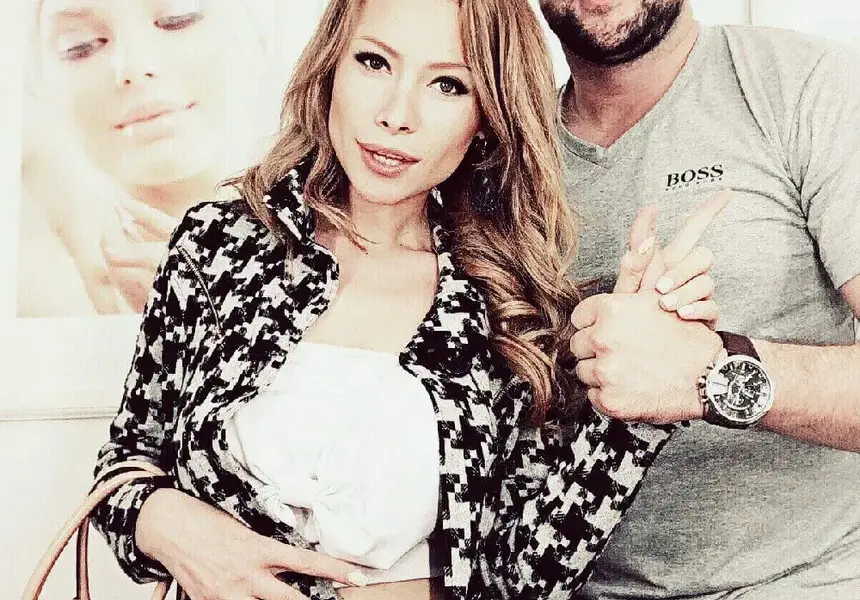 Анастасия зарязала бащата на детето й! Хвана се с младок от Германия - вижте го!