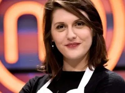 Божана от „Мастършеф”  си пада по груповите креватни изпълнения! Зарибила се по начинанието в Холандия