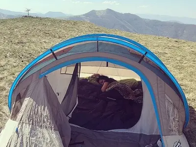 Бременността на Преслава изобщо не й личи! Отново пее в чалготеките (+ Павел я замъкна на палатка, вместо в 5-звезден лукс (СНИМКИ)