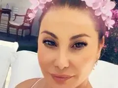 Цъфнаха „моцарелите“ на Дарина Павлова (Неприлично фото в галерията)
