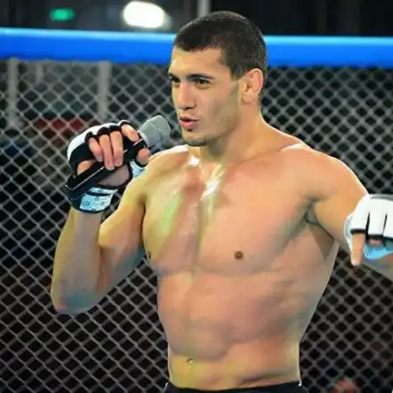 Деси Слава отне силата на Зарко