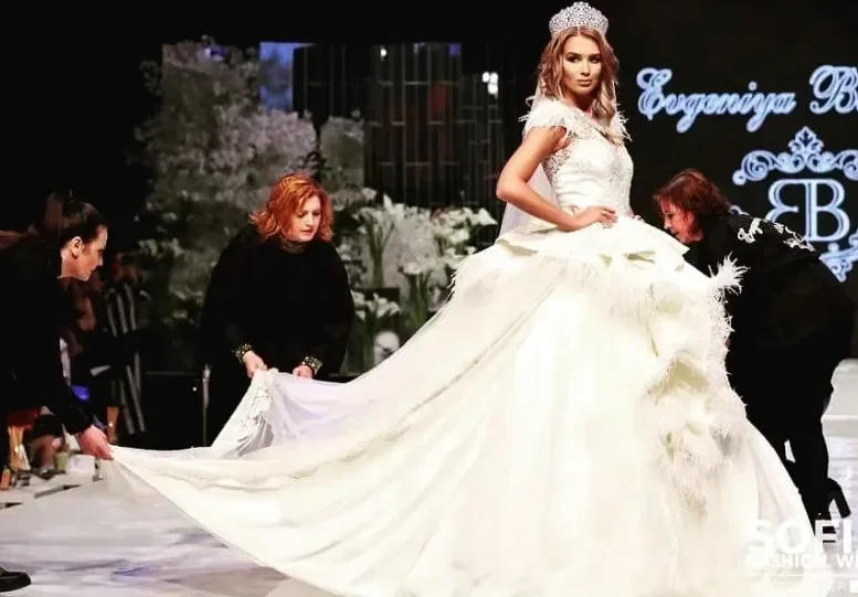Евгения Борисова закри Sofia Fashion Week с уникална рокля в ливански стил (Ще покори света с този модел)