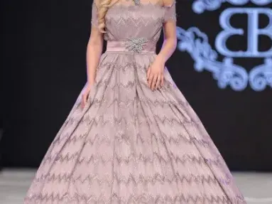 Евгения Борисова закри Sofia Fashion Week с уникална рокля в ливански стил (Ще покори света с този модел)