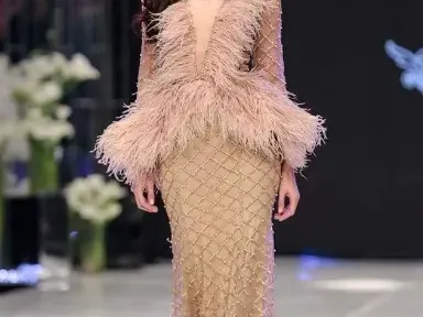 Евгения Борисова закри Sofia Fashion Week с уникална рокля в ливански стил (Ще покори света с този модел)