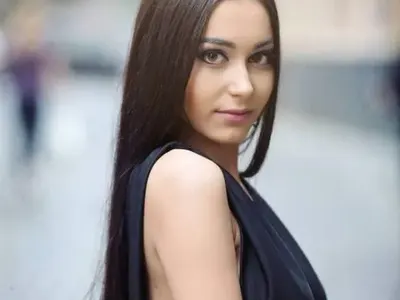 Форумци скочиха на 19-годишната Цонка от Видин: Тази ли ще ни представя на конкурс за красота? Поне да беше българка!  (Скандални подробности + СНИМКИ)