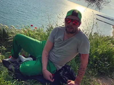 Фризьорът на елита втрещи с нулева хигиена! Ивайло Колев погнуси дори и двойничката на Гери-Никол (СНИМКИ)