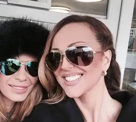 Гримьорка пази най-интимните тайни на Глория