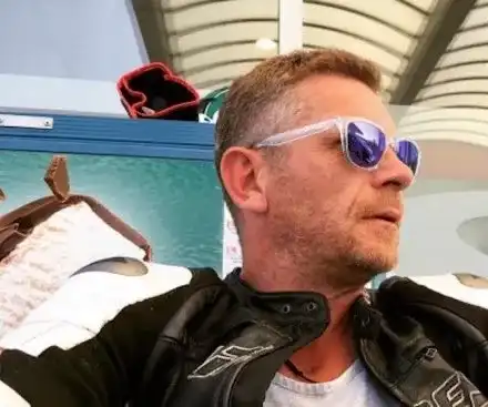 Юлиян Вергов чупил двете си ръце , след като се сбил с крадец, трошил и двата си крака