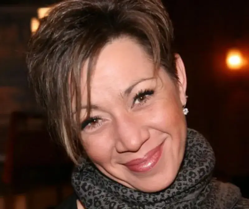 Кака Лара смени професията (Вижте новото й амплоа)