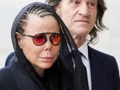 Калина плаши с вида си