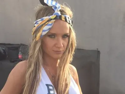 Лора Караджова се наблъска със силикон