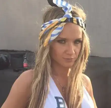 Лора Караджова се наблъска със силикон