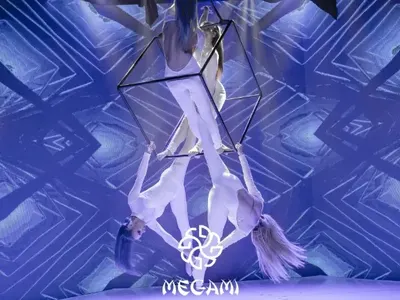 Megami Club – Hotel Marinela представи първото в български нощен клуб акробатично шоу на въздушен куб