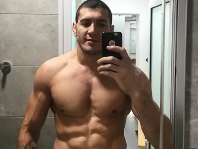 ММА „мъжкарят“ Зарко с грозна обида към момиче: Не знам вашите как не са те оставили в дом за сираци, срамуват се от теб! (ФОТО ФАКТ)