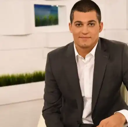 Плейбоят на Нова телевизия Деян Веселинов слиза от екран