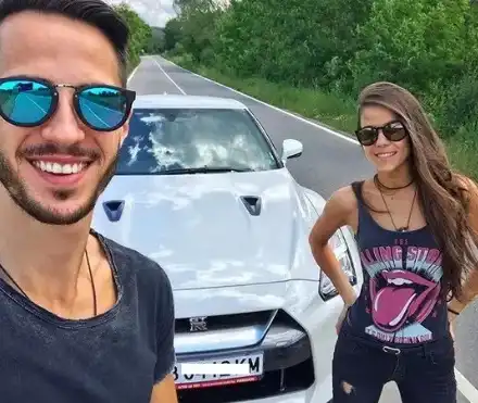 Наум Шопов кара коли за 200 бона! Ходи на лекции с мощен джип БМВ