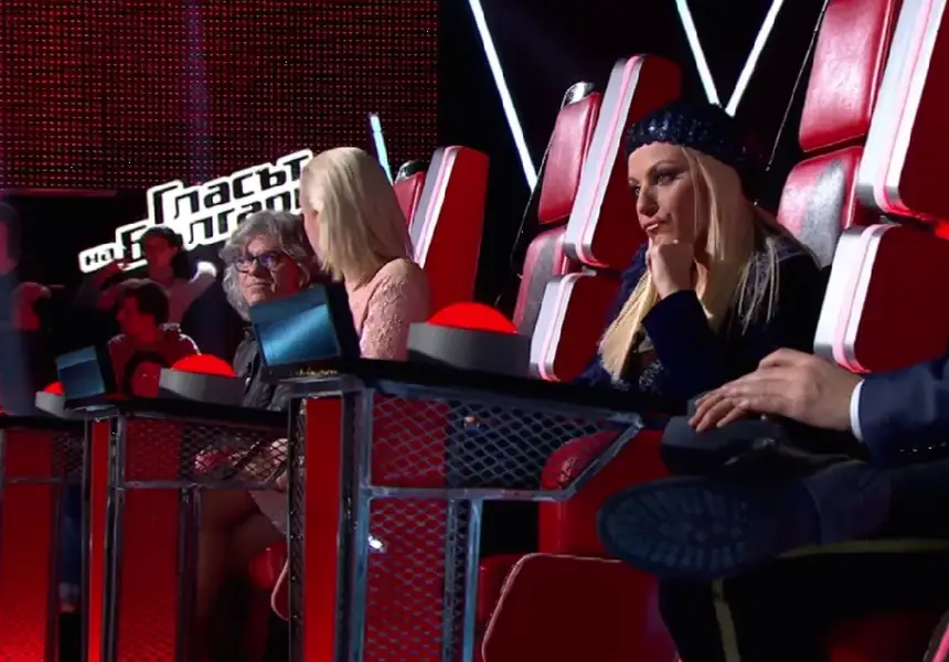 ОТМЪЩЕНИЕТО НА СТИЛИСТИТЕ! Камелия с пиратска шапка, Поли с прическа потрес!