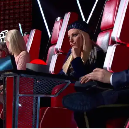 ОТМЪЩЕНИЕТО НА СТИЛИСТИТЕ! Камелия с пиратска шапка, Поли с прическа потрес!