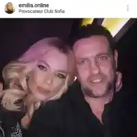 Първо в HotArena! Емилия и Башур го направиха в дискотека! Имало е езици, ръце и... (Разказ на очевидци)