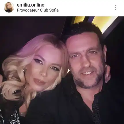 Първо в HotArena! Емилия и Башур го направиха в дискотека! Имало е езици, ръце и... (Разказ на очевидци)