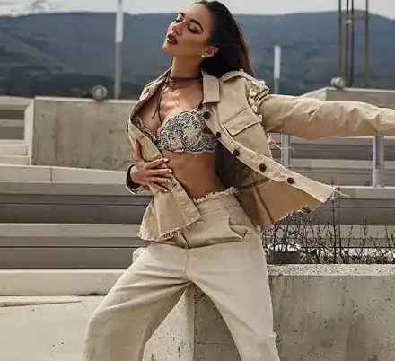 Певица на Кристо стана манекенка в Ню Йорк