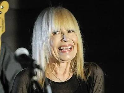 Подаряват на Лили крем от плацента за 16 бона за ЧРД